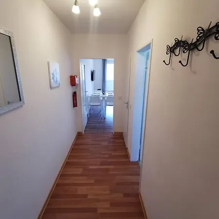 Work & 3 Apartment *