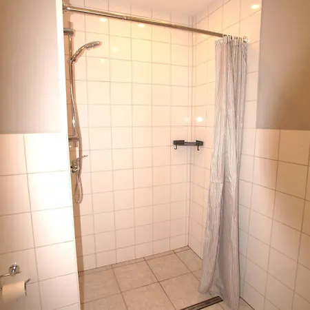 Apartment Work & 3 *